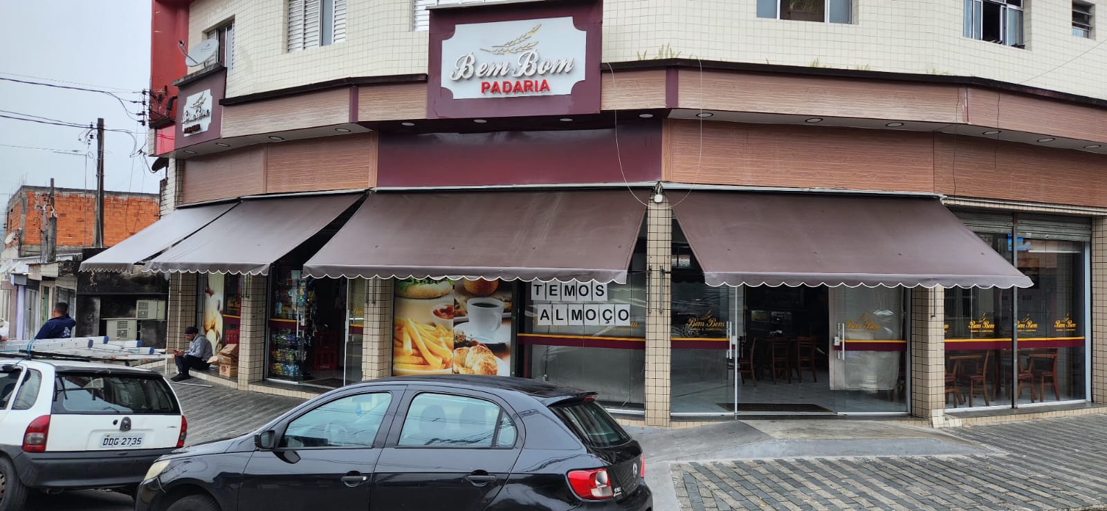 Toldo retrátil em varanda